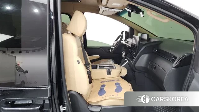 Hyundai Staria 2023 Черный из Кореи, фото 2