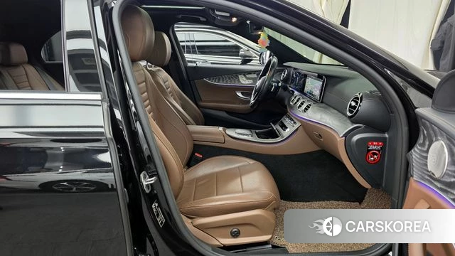 Mercedes-Benz E-Class W213 2022 Черный из Кореи, фото 2