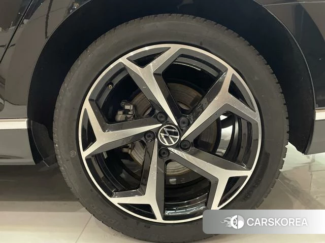 Volkswagen Magotan 2023 Черный из Китая, фото 2