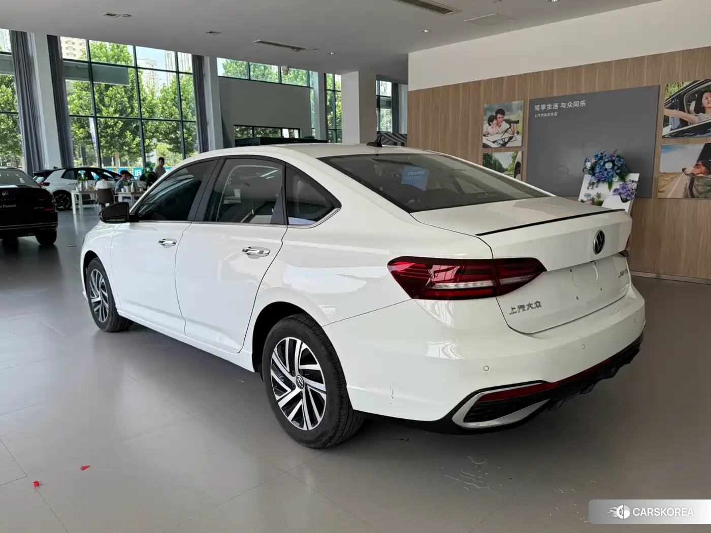 Volkswagen Lavida 2024 Белый из Китая, фото 2