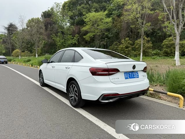 Volkswagen Lavida 2024 Белый из Китая, фото 2
