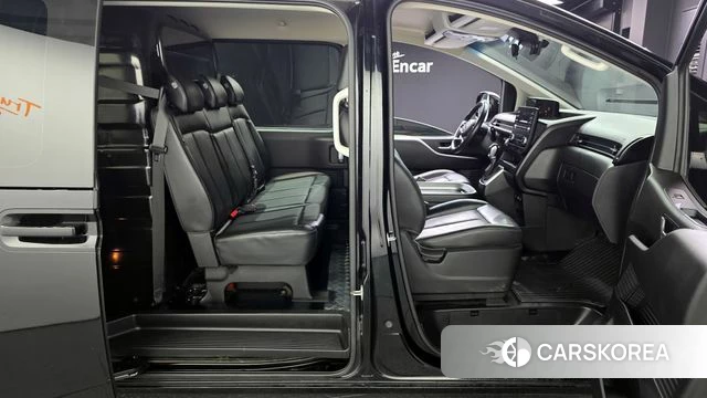 Hyundai Staria 2022 Черный из Кореи, фото 2