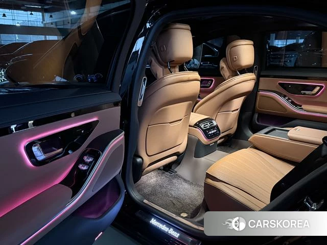 Mercedes-Benz S-class 2025 Черный из Китая, фото 2