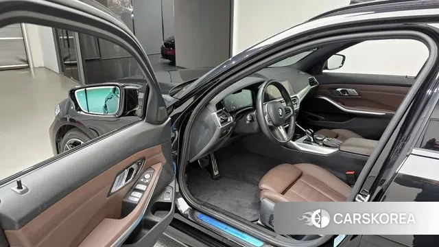 BMW 3 Series (G20) 2022 Черный из Кореи, фото 2