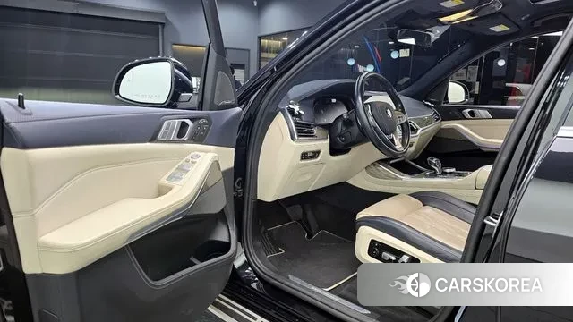 BMW X7 (G07) 2019 Черный из Кореи, фото 2