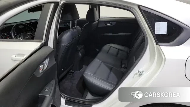 Kia The New K3 2nd generation 2021 Белый из Кореи, фото 2