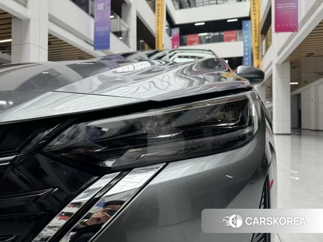Nissan Xuan Yi 2024 Серебристо-серый из Китая, фото 2