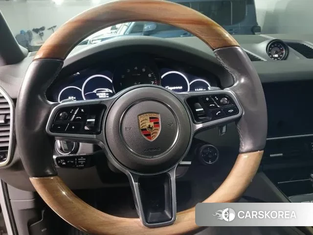 Porsche Cayenne (PO536) 2020 Светло-серебряный цвет из Кореи, фото 2