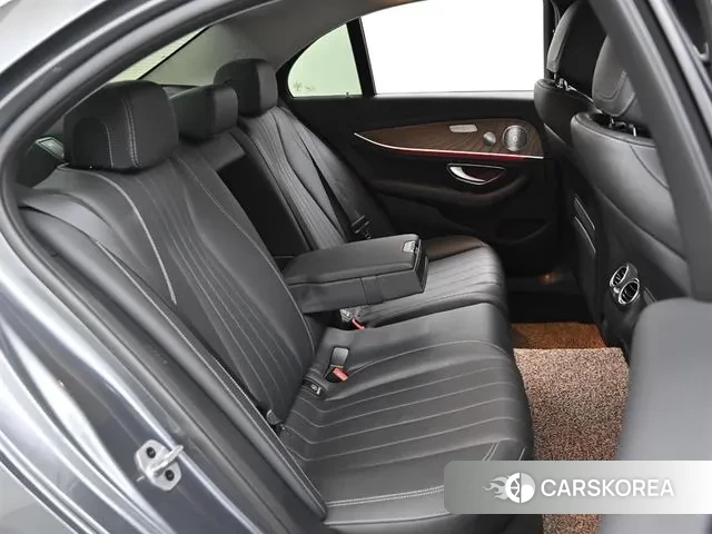 Mercedes-Benz E-Class W213 2019 Серый из Кореи, фото 2