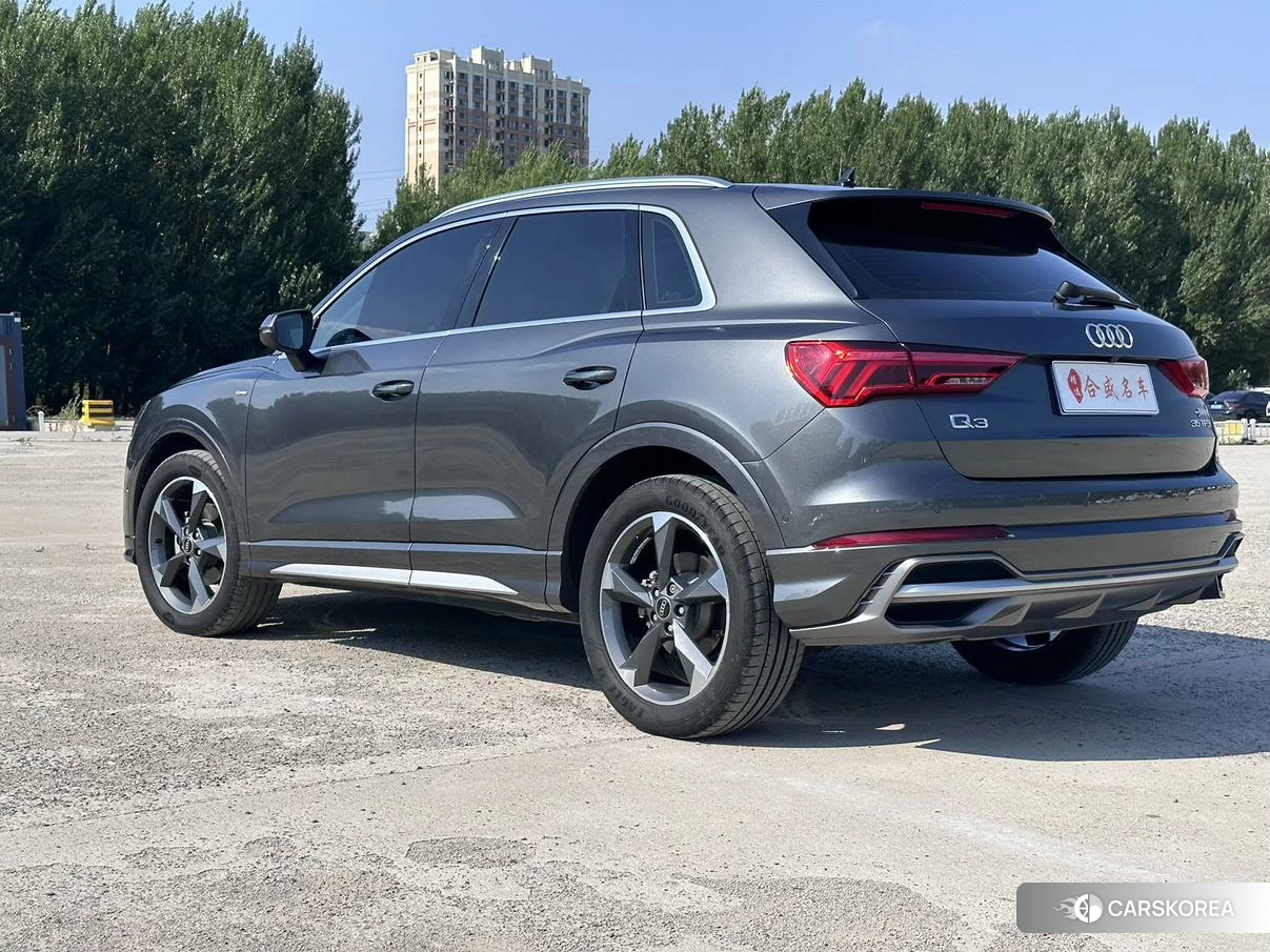 Audi Q3 2022 Темно-серый из Китая, фото 2