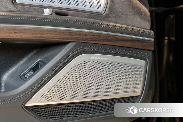 Audi A8 2022 Черный из Китая, фото 2
