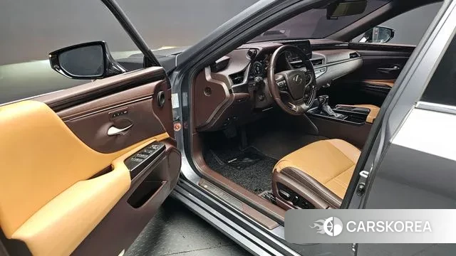 Lexus ES300h 7th generation 2020 Серый из Кореи, фото 2