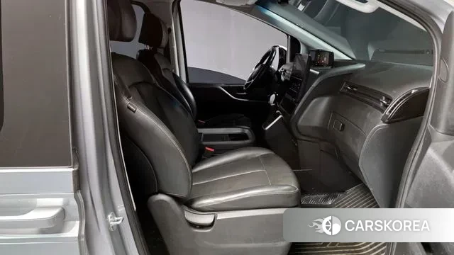 Hyundai Staria 2021 Серебристо-серый из Кореи, фото 2