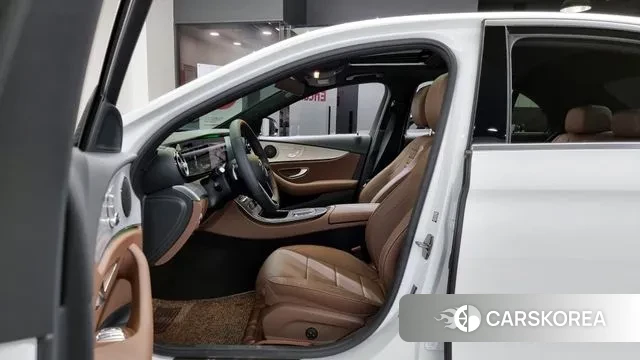 Mercedes-Benz E-Class W213 2021 Белый из Кореи, фото 2