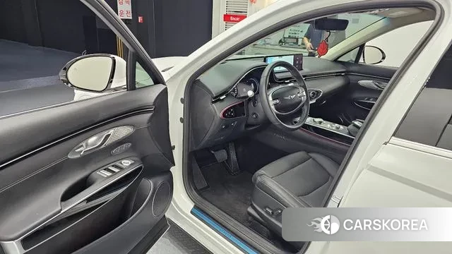 Genesis GV70 2023 Белый из Кореи, фото 2