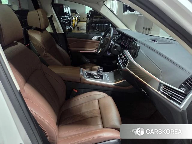 BMW X7 (G07) 2021 Белый из Кореи, фото 2