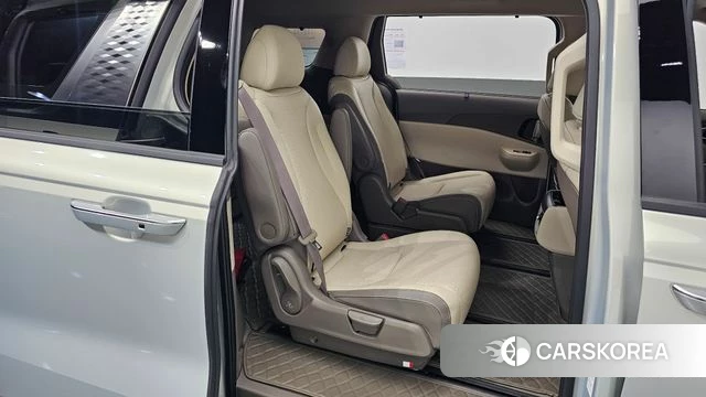 Kia The New Carnival 4th Generation 2025 Серебристо-серый из Кореи, фото 2