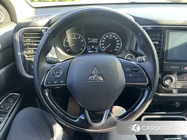 Mitsubishi  Outlander 2019 Белый из Китая, фото 2