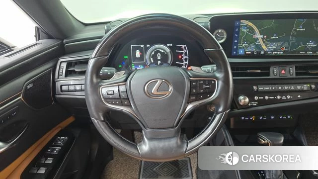 Lexus ES300h 7th generation 2024 Серый из Кореи, фото 2