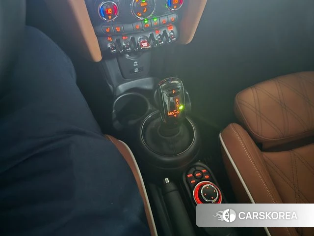 Mini Cooper S 2023 Красный из Кореи, фото 2