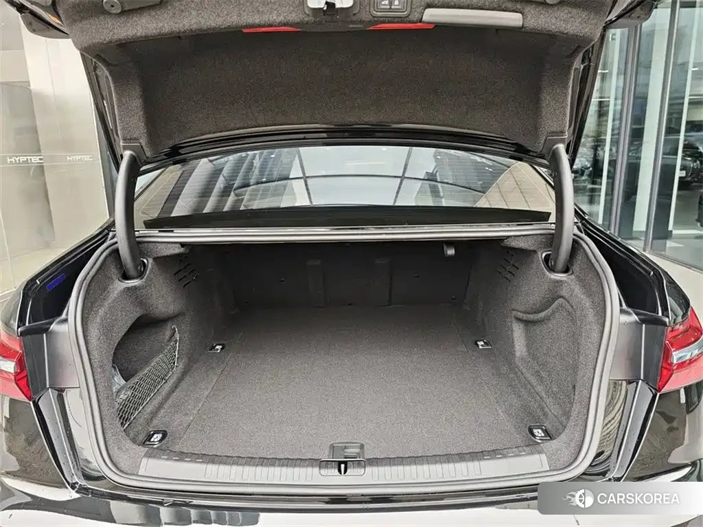 Audi A6L 2024 Черный из Китая, фото 2