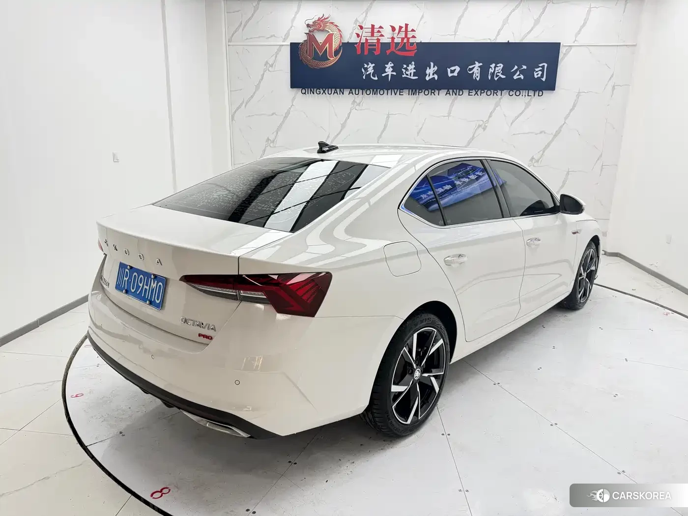 Skoda Octavia 2022 Белый из Китая, фото 2