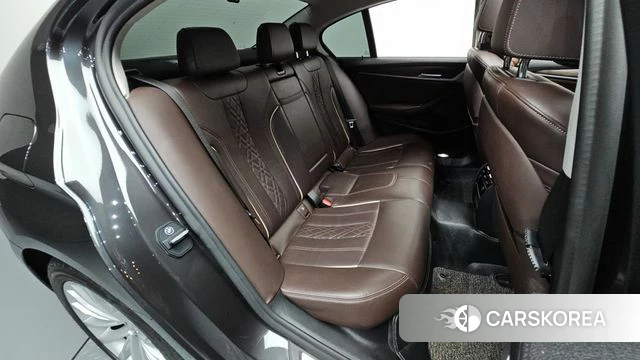 BMW 5 Series (G30) 2020 Серый из Кореи, фото 2