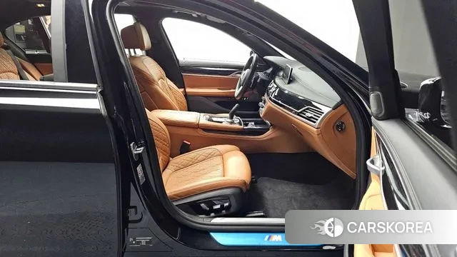 BMW 7 Series (G11) 2021 Черный из Кореи, фото 2