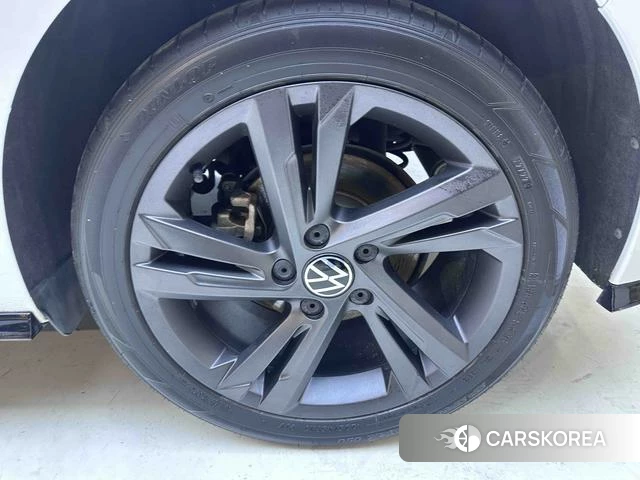 Volkswagen Golf 2022 Белый из Китая, фото 2