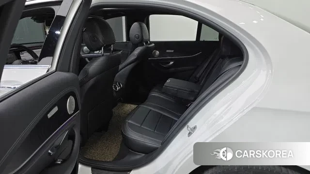 Mercedes-Benz E-Class W213 2021 Белый из Кореи, фото 2