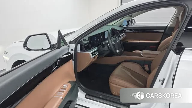 Hyundai Grandeur Hybrid (GN7) 2023 Белый из Кореи, фото 2