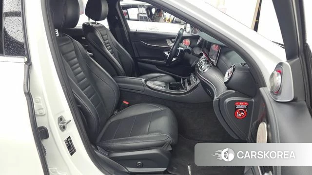 Mercedes-Benz E-Class W213 2022 Белый из Кореи, фото 2