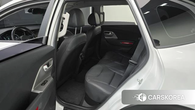 Kia Niro Plus 2022 Белый из Кореи, фото 2