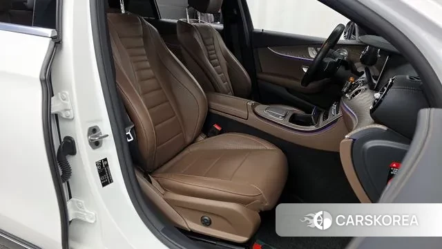 Mercedes-Benz E-Class W213 2022 Белый из Кореи, фото 2