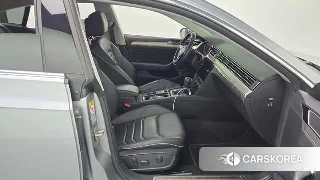 Volkswagen Arteon 2020 Серебристо-серый из Кореи, фото 2