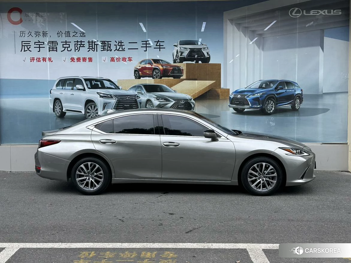 Lexus ES 2021 Темно-серый из Китая, фото 2