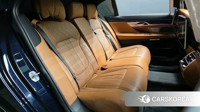 BMW 7 Series (G11) 2018 Черный из Кореи, фото 2