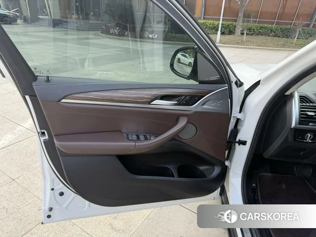BMW X3 2021 Белый из Китая, фото 2