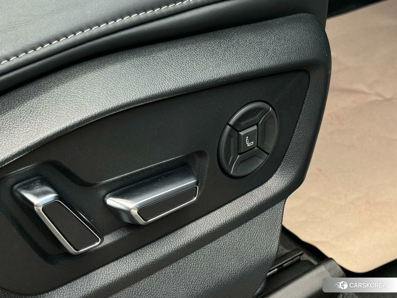 Audi Q8 2020 Черный из Китая, фото 2