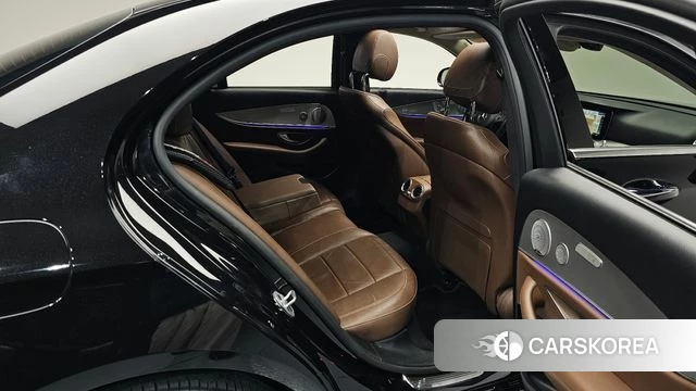 Mercedes-Benz E-Class W213 2018 Черный из Кореи, фото 2