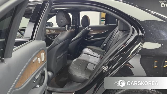 Mercedes-Benz E-Class W213 2021 Черный из Кореи, фото 2