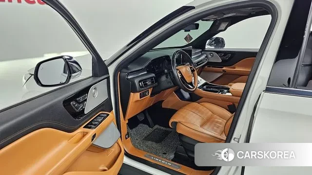 Lincoln Aviator 2nd generation 2022 Белый из Кореи, фото 2