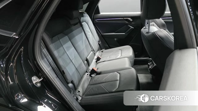 Audi Q3 (F3) 2022 Черный из Кореи, фото 2
