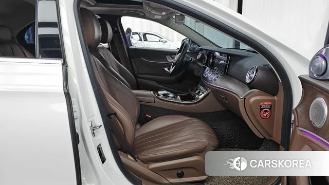Mercedes-Benz E-Class W213 2019 Белый из Кореи, фото 2