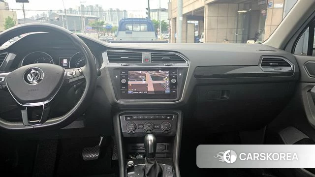 Volkswagen Tiguan second Generation 2020 Белый из Кореи, фото 2