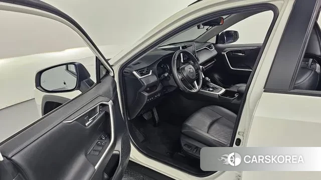 Toyota RAV4 5th Generation 2022 Белый из Кореи, фото 2