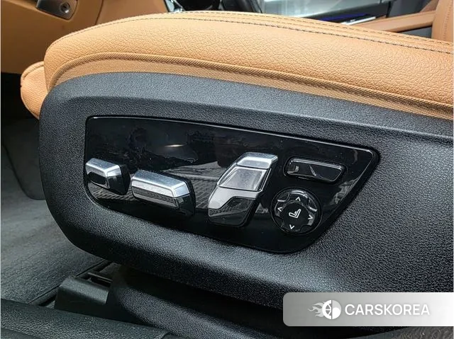 BMW 5 Series (G30) 2022 Черный из Кореи, фото 2