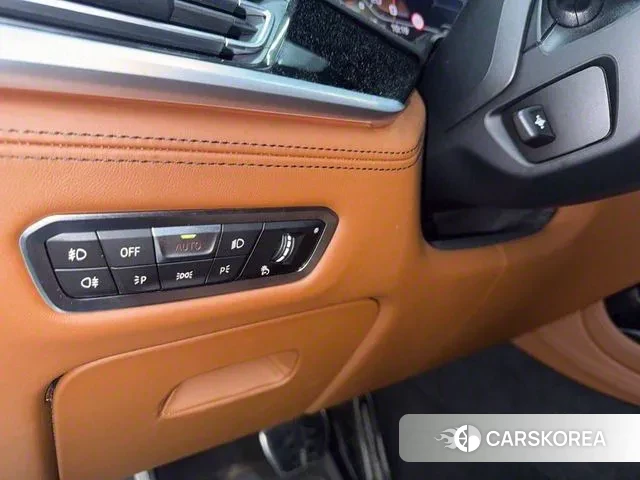 BMW X7 (G07) 2020 Черный из Кореи, фото 2