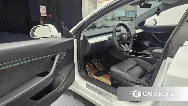 Tesla Model 3 2020 Белый из Кореи, фото 2