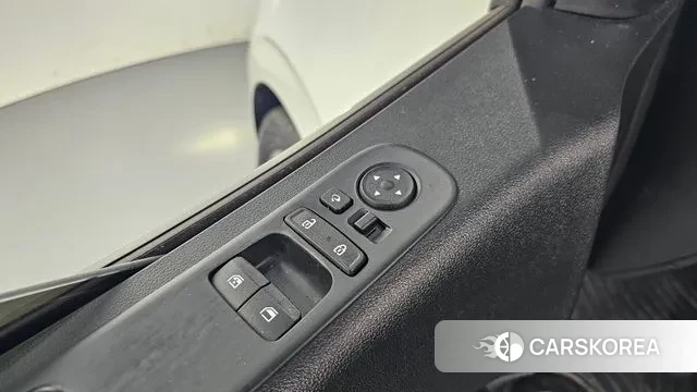 Hyundai Staria 2023 Белый из Кореи, фото 2